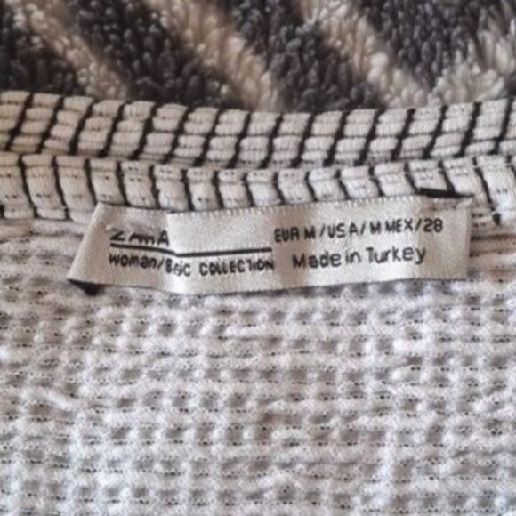 Zara Split Sleeve Puckered Knit Top - White/Black Check - Size M - Picture 4 of 7